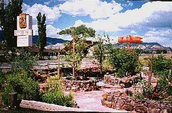 Capitol Reef Inn & Cafe ทอร์รีย์ ภายนอก รูปภาพ